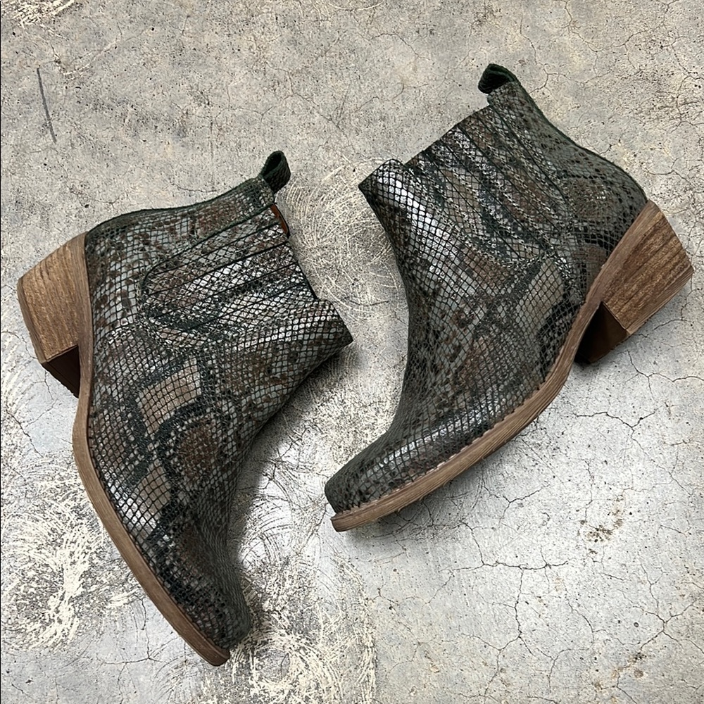 * Eric Michael Green and Brown Ankle Boots with Snakeskin Texture